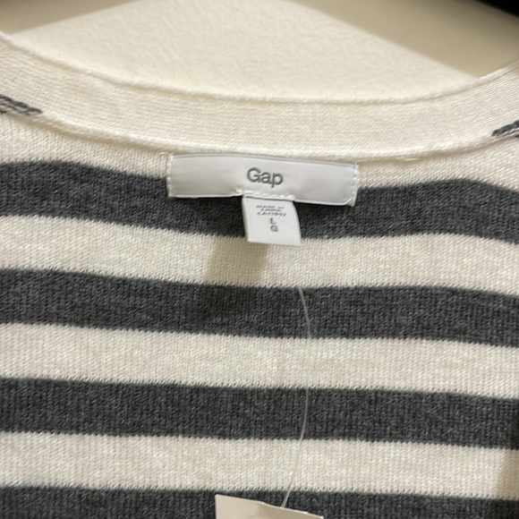 Gap v neck striped sweater (sz l) - Picture 2 of 12